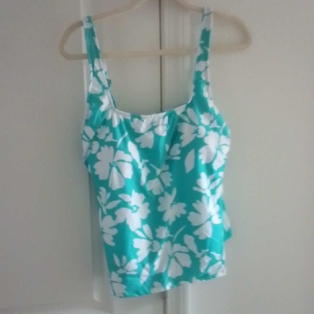 24th & Ocean Turquoise and White Floral Bikini Tankini Top